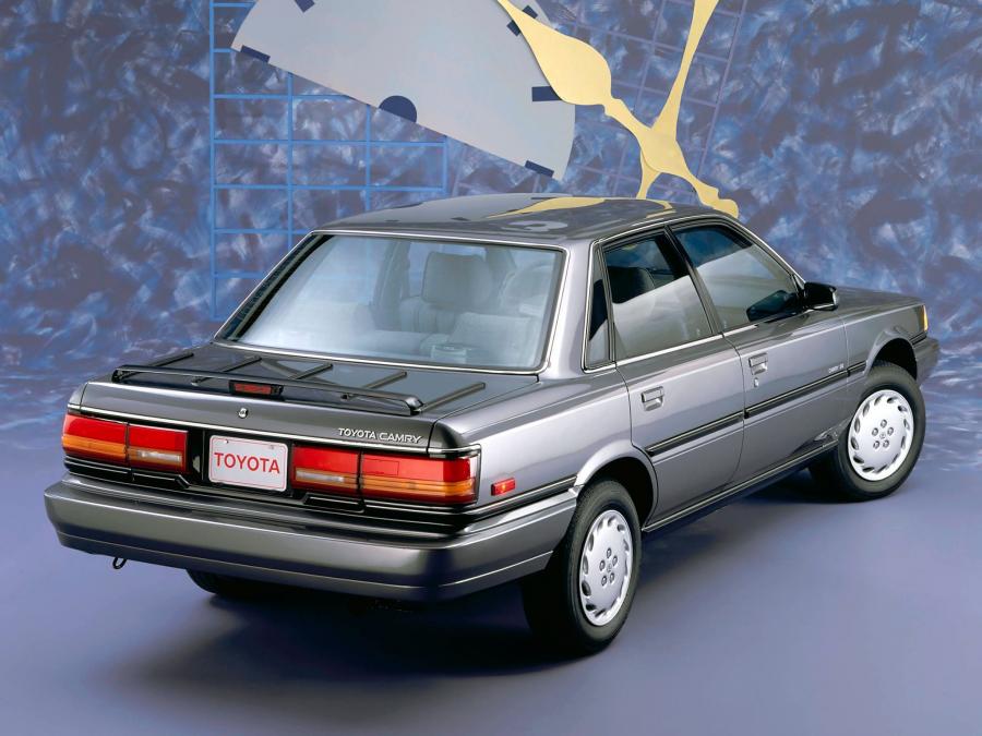  Toyota Camry Sedan LE 1990 года  (US) (фото 6 из 9)